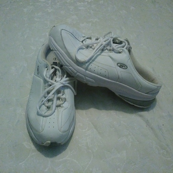 dr scholl's white leather shoes